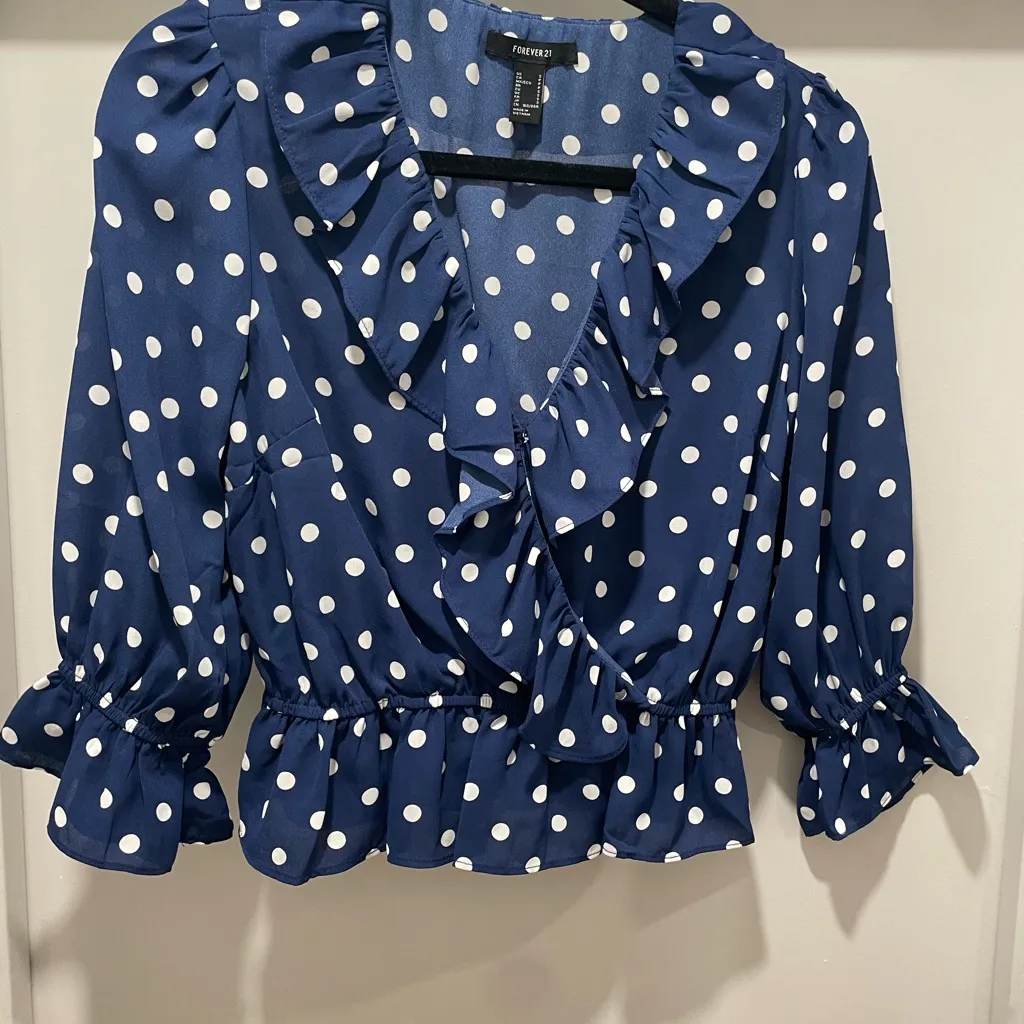 LIKE NEW Forever 21 F21 Navy Blue & White Polka Dot Ruffle Blouse - S - Image 6