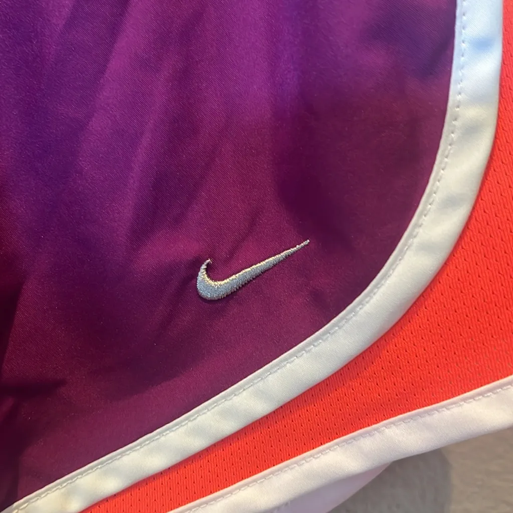 Nike Women’s DriFit Tempo Lined Shorts Size Large Purple - Image 3