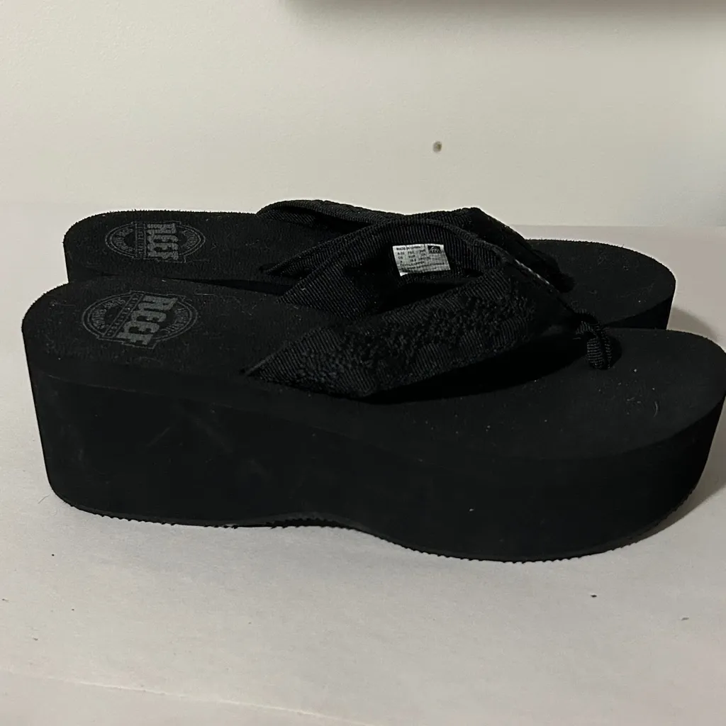 REEF  Black Platform Sandals size 8 - Image 2