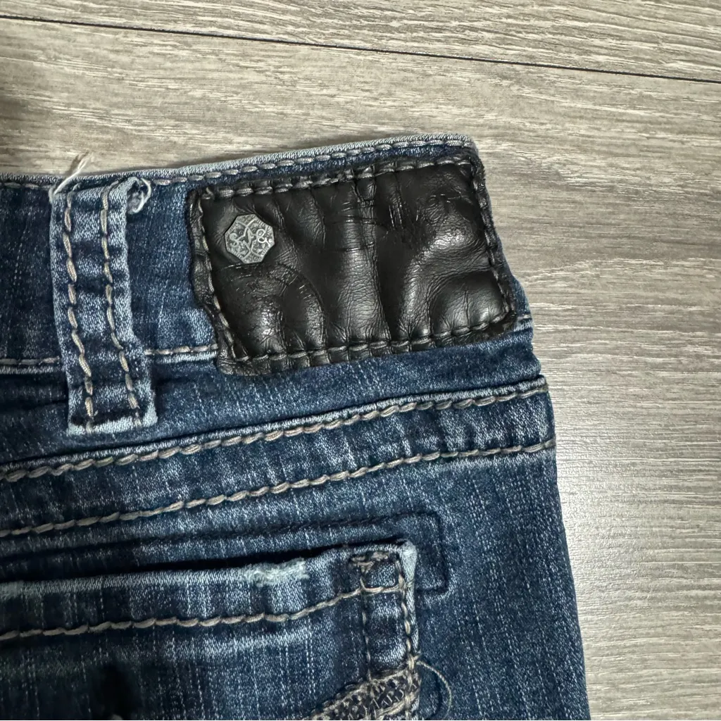 Silver Suki Women Blue Dark Wash Mid Denim Jean Reworked Shorts Size W30 - Image 4