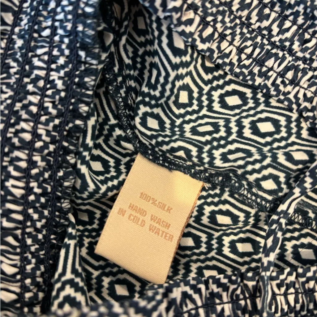 Paloma Blue Crochet Printed Silk Satin Short Medium EUC - Image 9