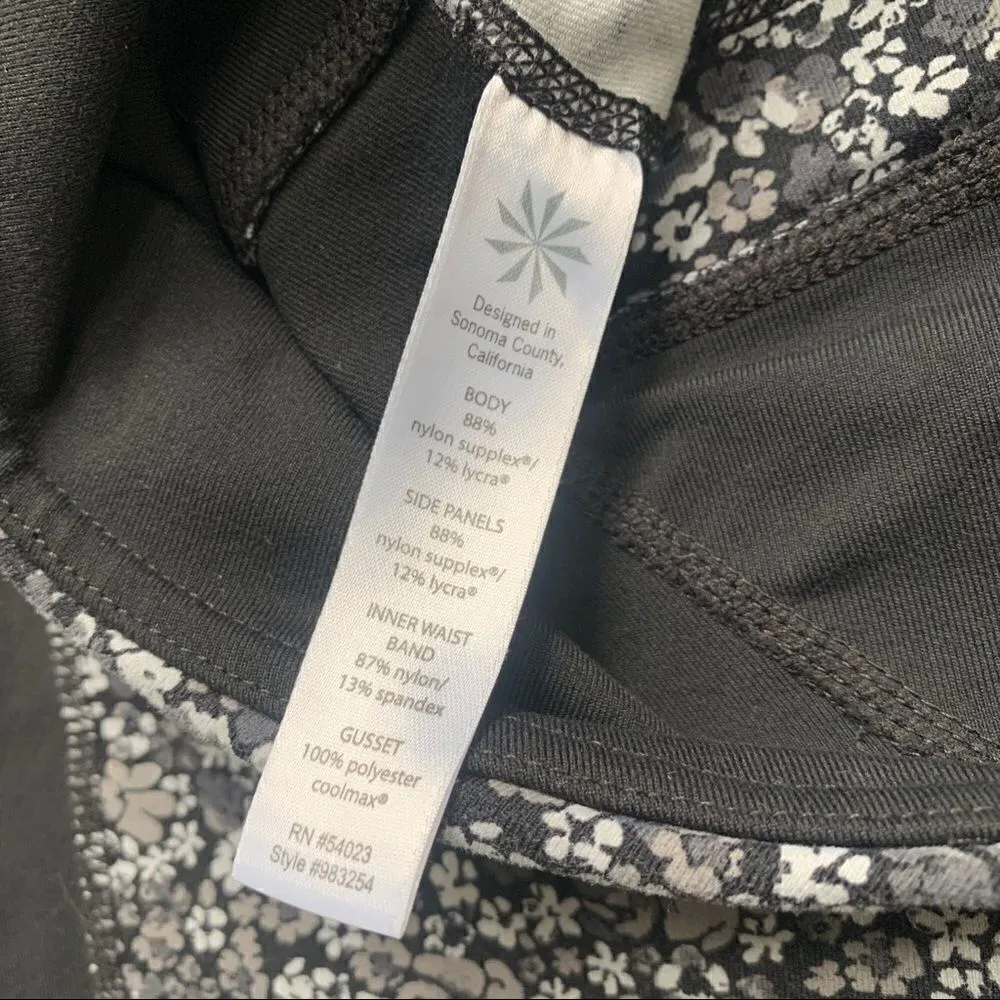 Athleta Black Floral Ditsy Cropped Leggings Medium - Image 9