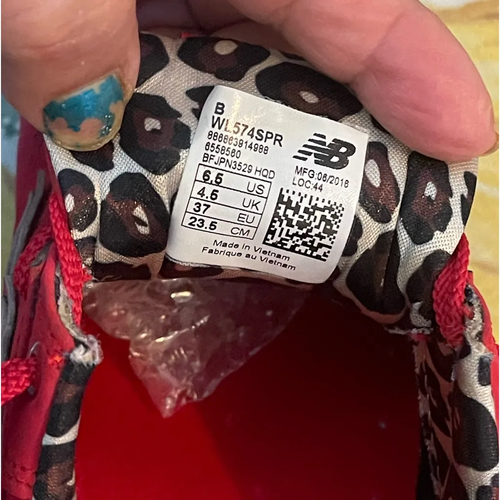 NEW BALANCE 574 CHEETAH RED - Image 5