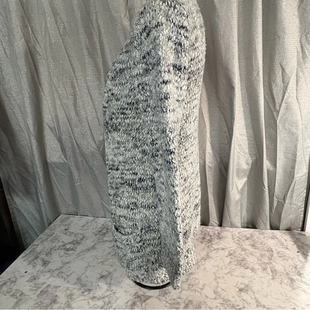 Madison Lilly Sherpa cardigan, Sherpa hoodie, woman’s sweater, size medium Gray - Image 8