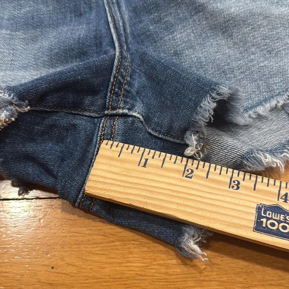 Aerie women’s distressed jeans shorts large . - Image 7