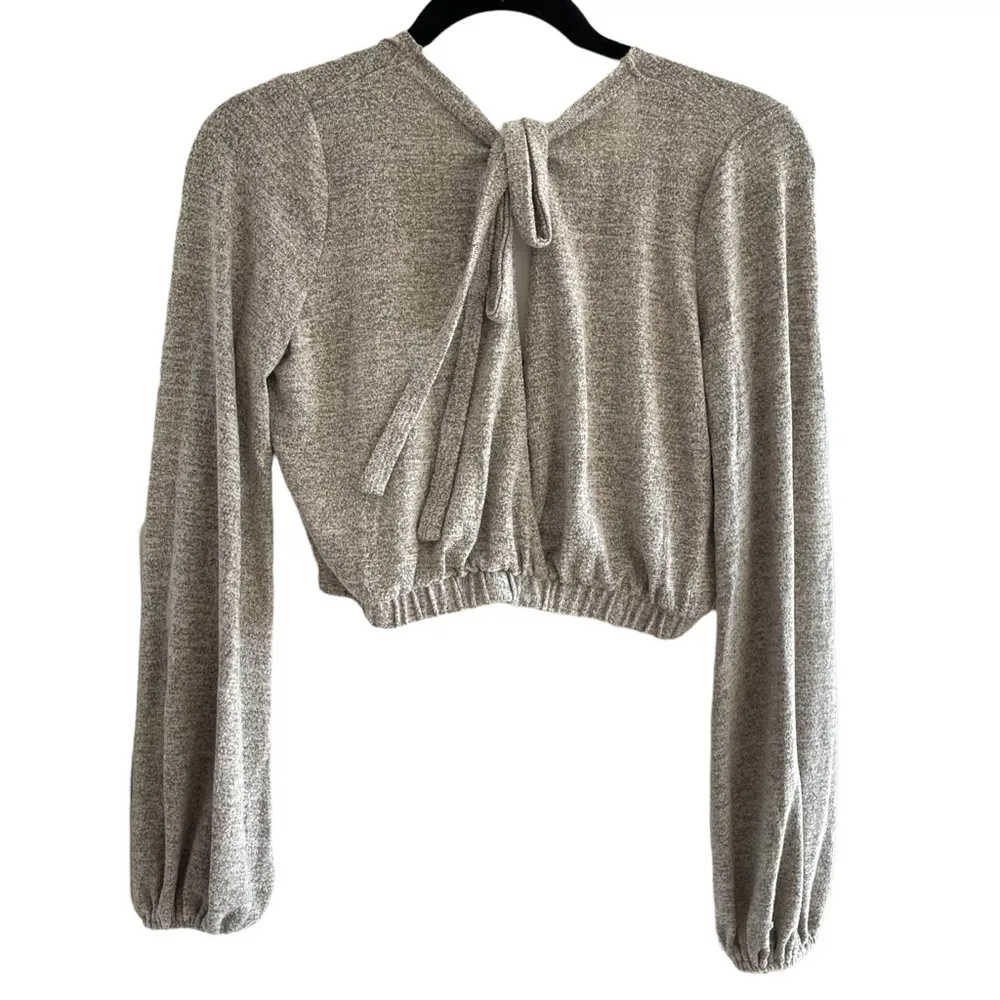 Crop Long Sleeve Wrap Top M Fika the Brand Gray Size M - Image 4