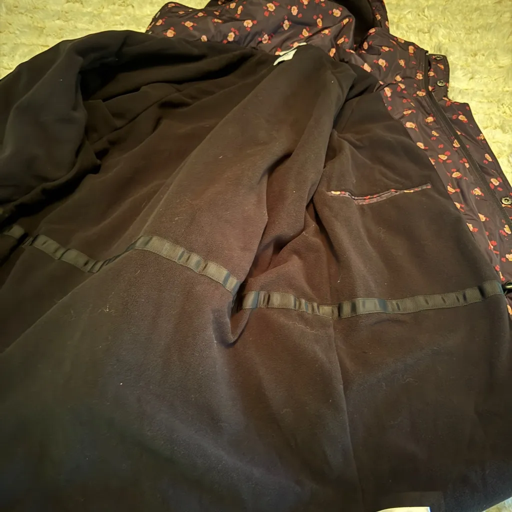 CAbi Black Floral Rainy Day Coat Jacket Womens Zip Hoodie SZ Medium - Image 12