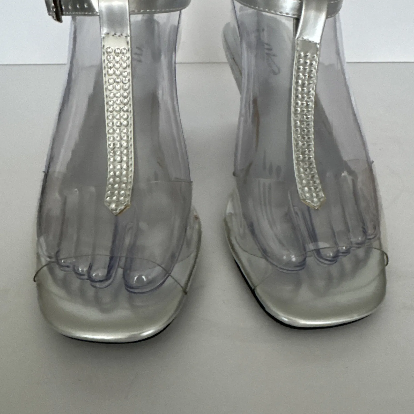 Midnight Velvet Marnie Sandals Silver Jeweled Clear Heel Clear Toe Womens 8 Wide - Image 4