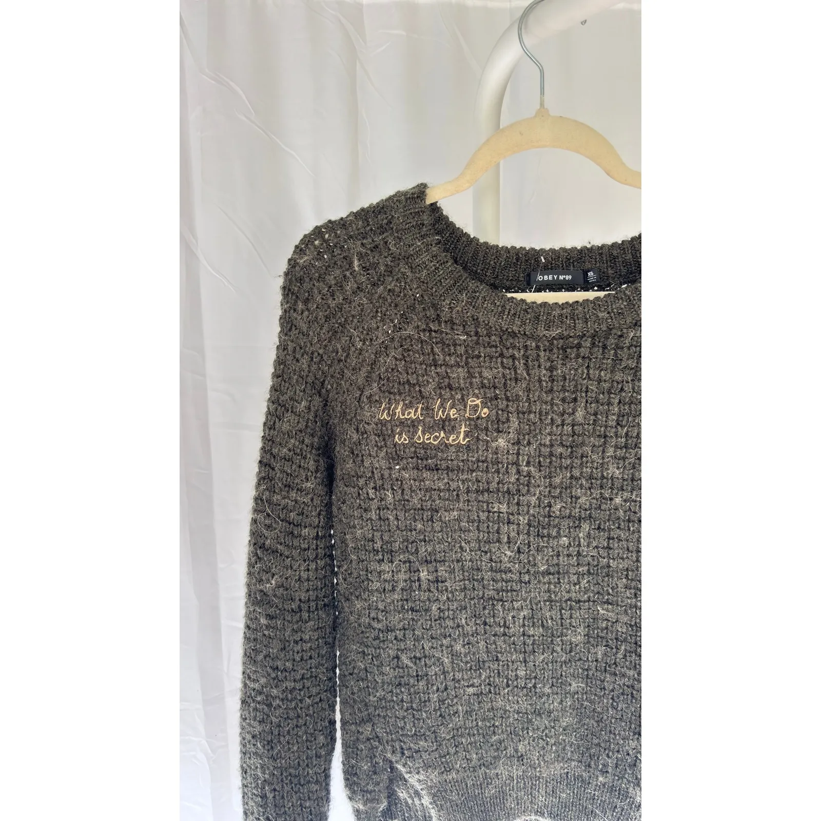 $148 OBEY N°89 Women's Olive Green Textured Sweater "What We Do Is Secret" XS - Image 2