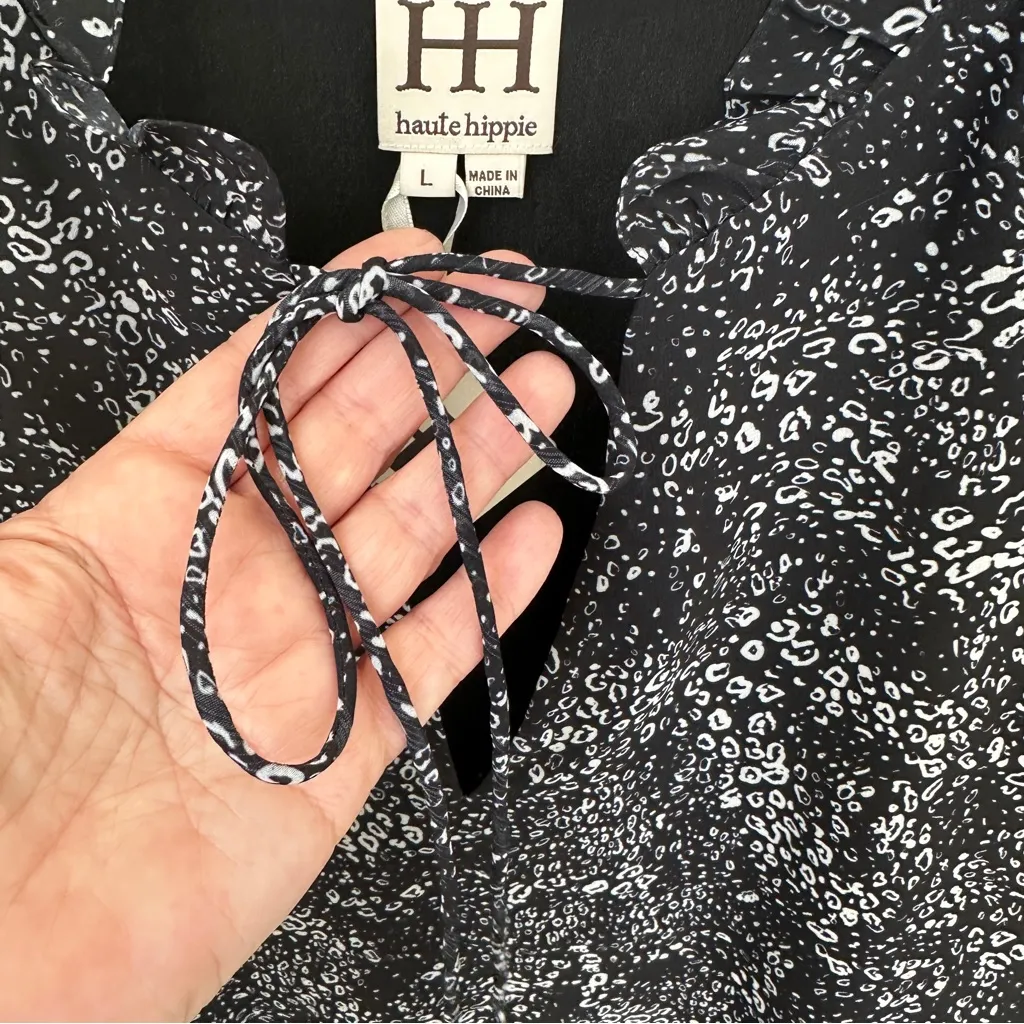 Haute Hippie Split Neck Black and White Patterned Sleeveless Tank Blouse Size L - Image 6