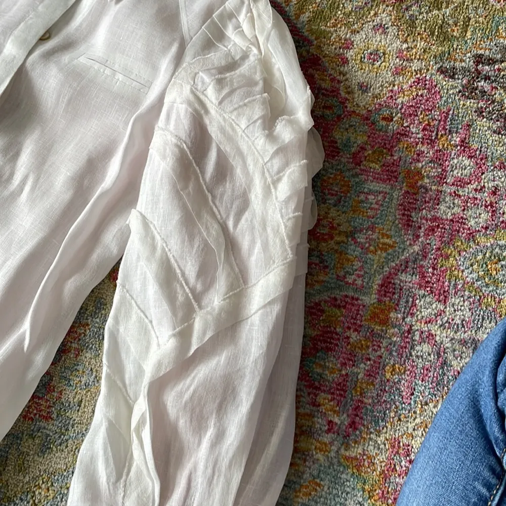 Vintage Zac Posen linen shirt with beautiful sleeve work. Dry cleaned Size 8 - Image 4