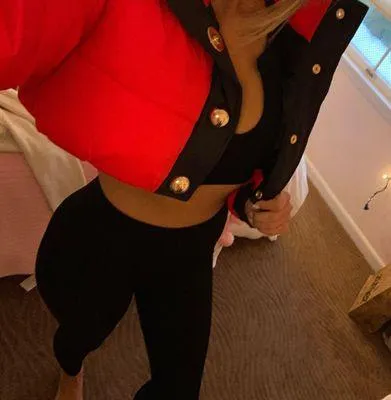 Mochino Red Puffer  - Image 3