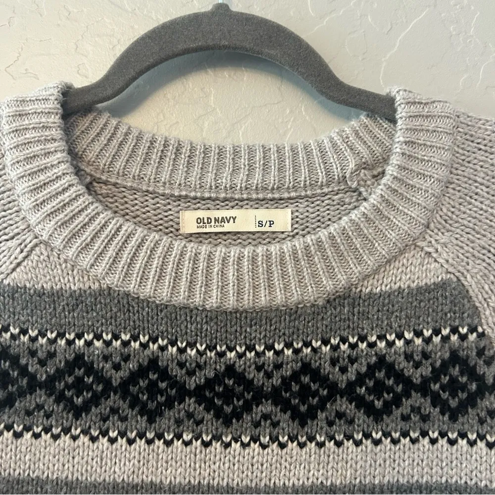 Old Navy womens gray fair isle crewneck knit sweater with sequins size small - Image 16
