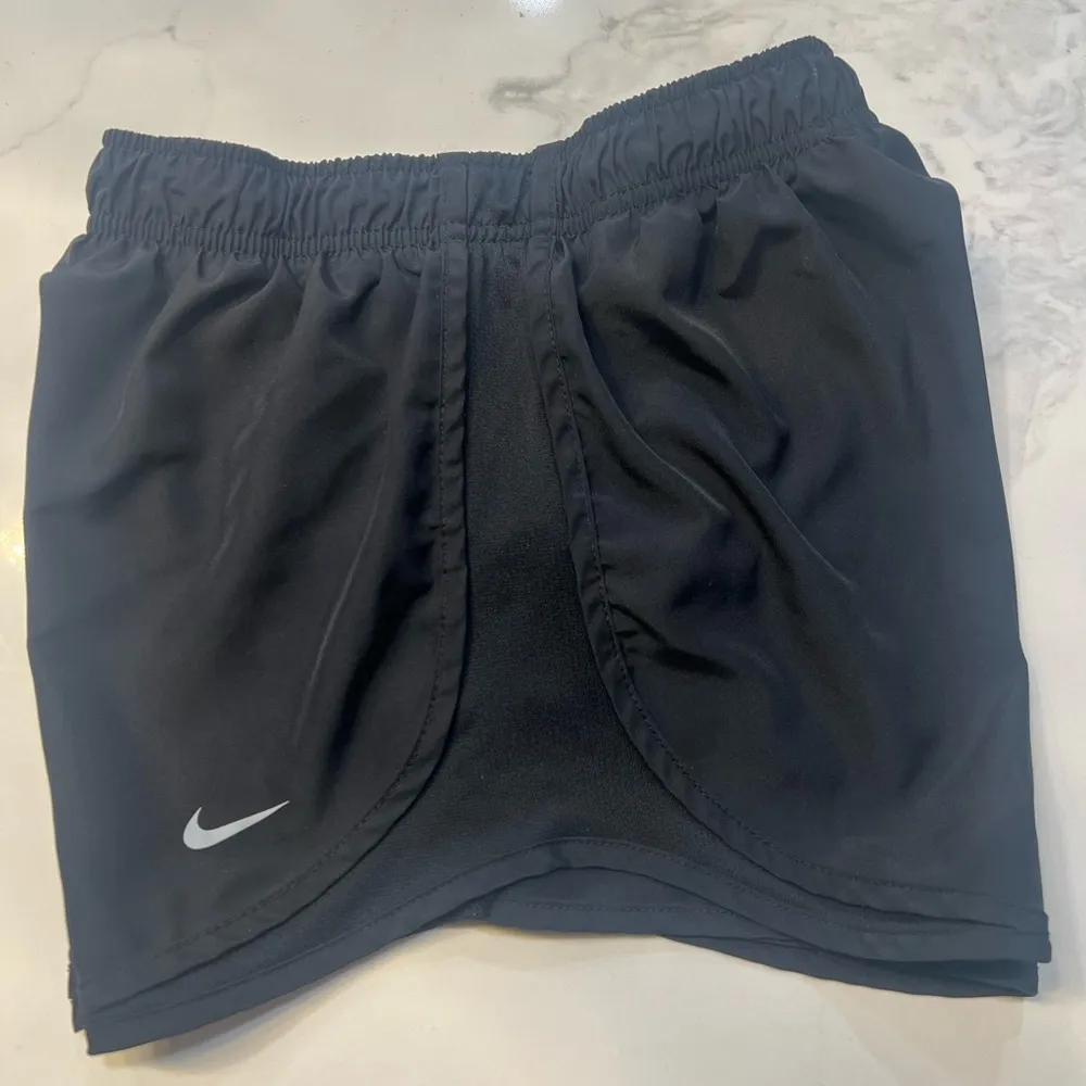 Nike  Black Athletic Shorts Lightweight Performance - Image 2