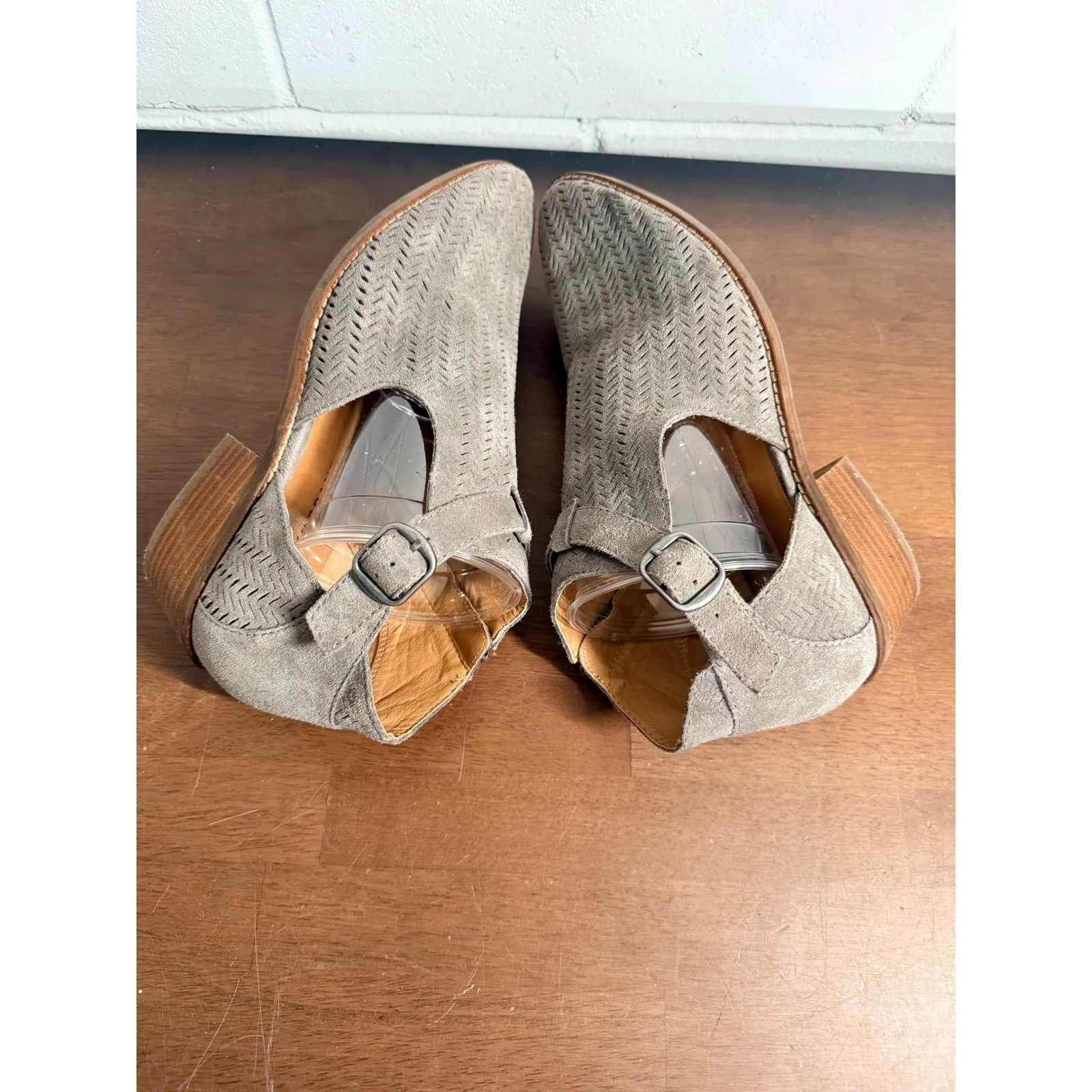 Lucky Brand Gray Suede Perforated Ankle Boots Buckle Side Zip Women Size 9.5 - Image 3