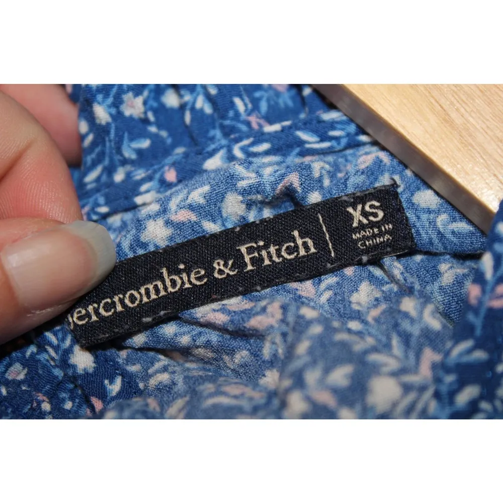 Womens Abercrombie & Fitch Blue Pink White Floral Print Viscose Jumpsuit Size XS - Image 4
