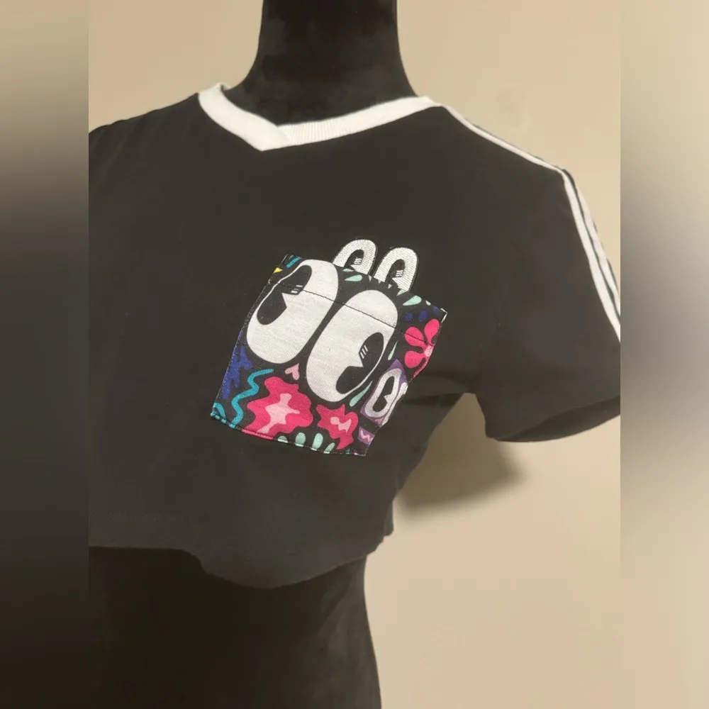 EUC Adidas Originals Black and White Eye Graphic Cropped Tee size medium - Image 2