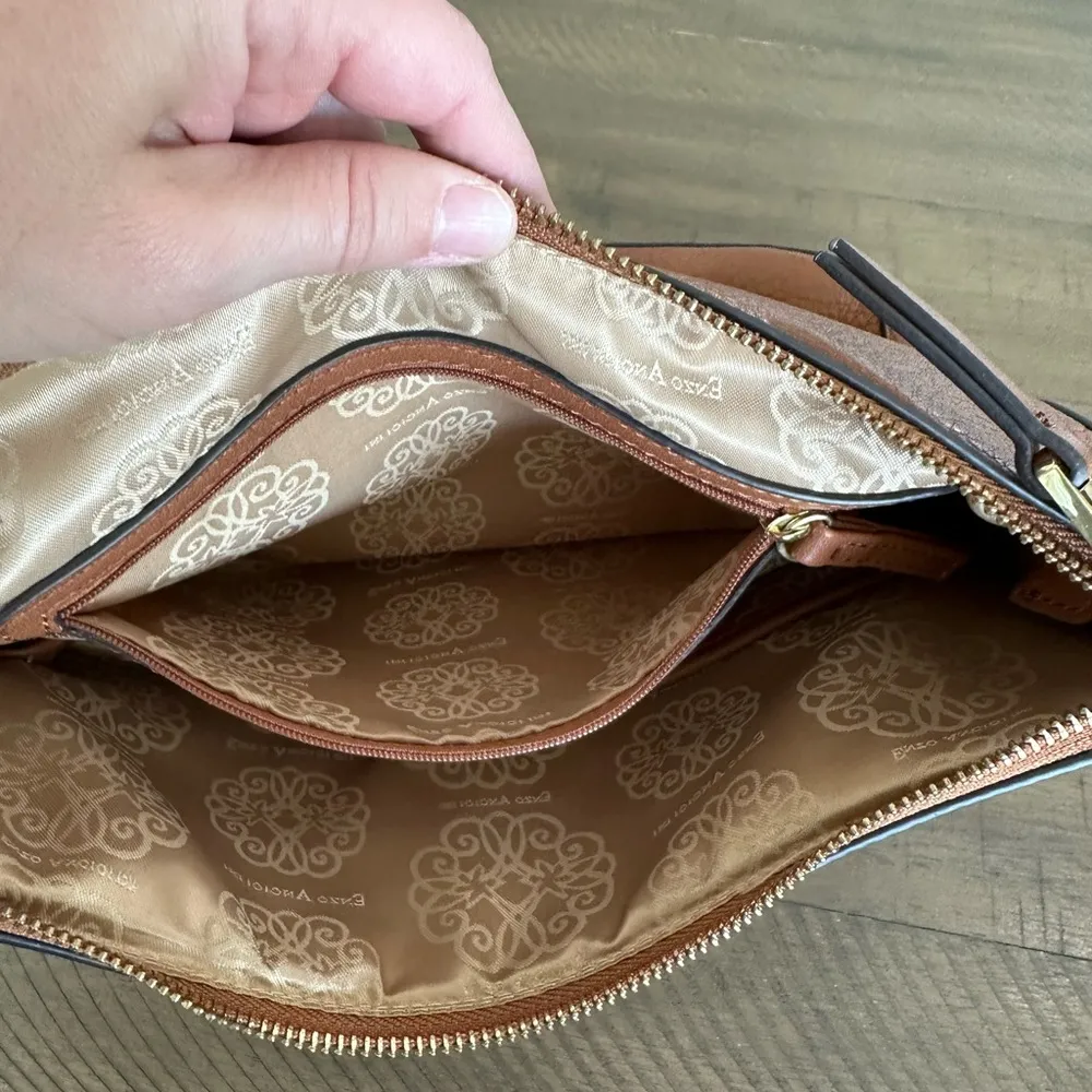 Enzo Angiolini  camel colored vegan leather shoulder bag NWOT - Image 6