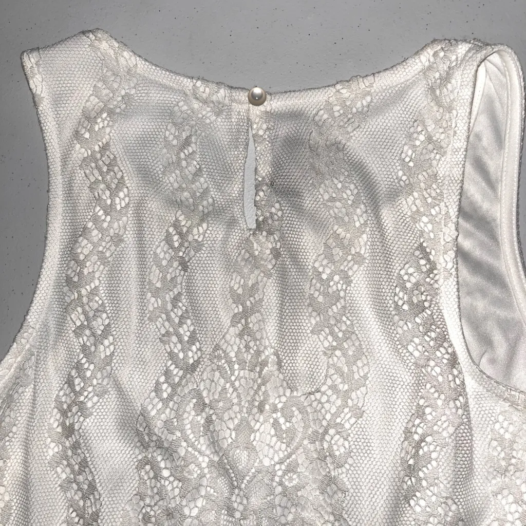 💙 NWOT Iz Byer White Lace Tank Top Blouse - Image 5