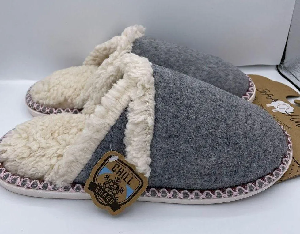 Gaa-Huu faux fur cozy slippers women Size Medium 7-8 - Image 3