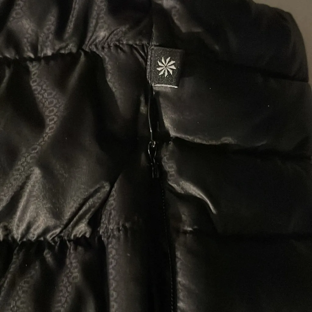 Athleta‎ Black Vest Sleek and Versatile - Image 3