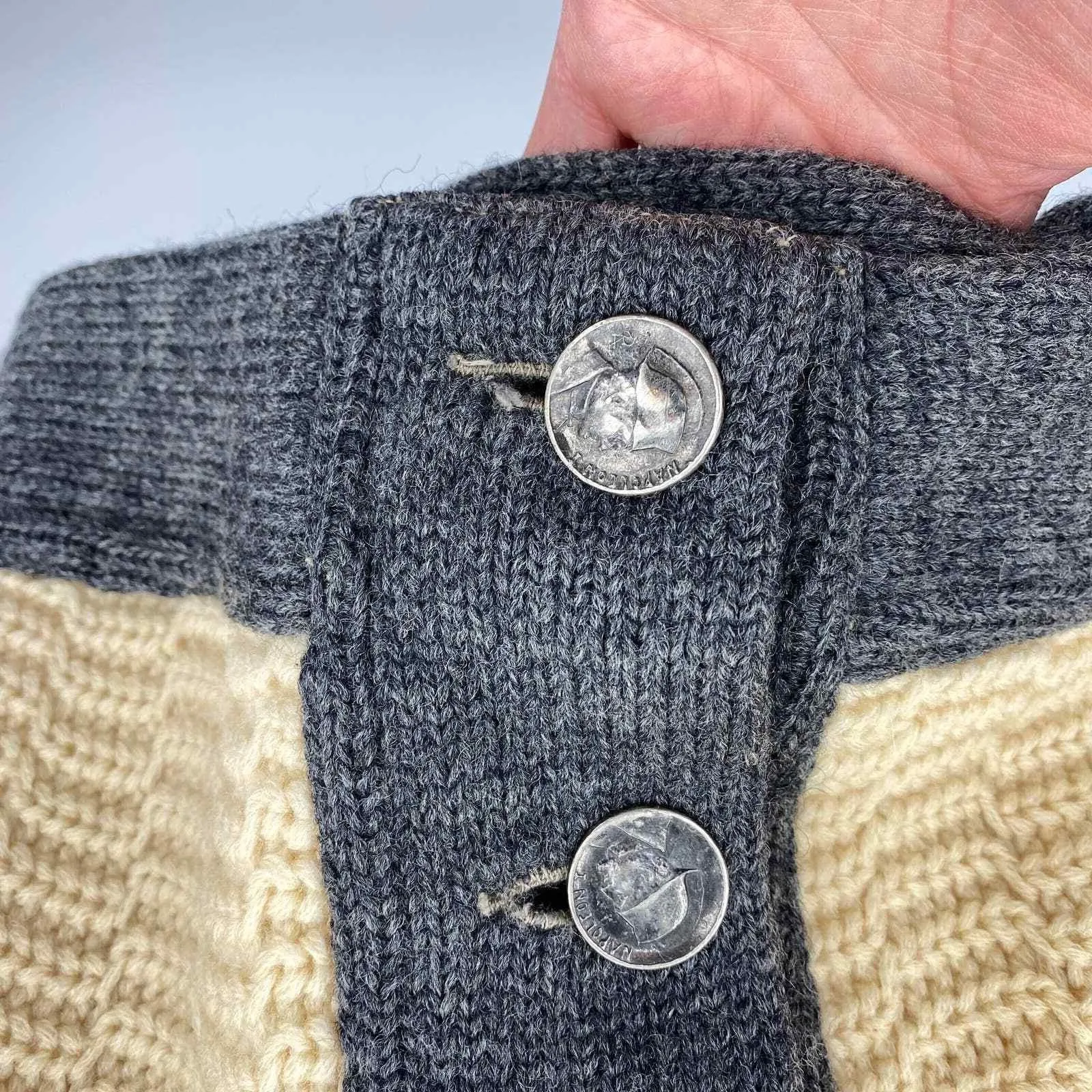 Vintage Chunky Knit Cardigan Sweater Medium Cream Gray Coin Button Grampacore - Image 3