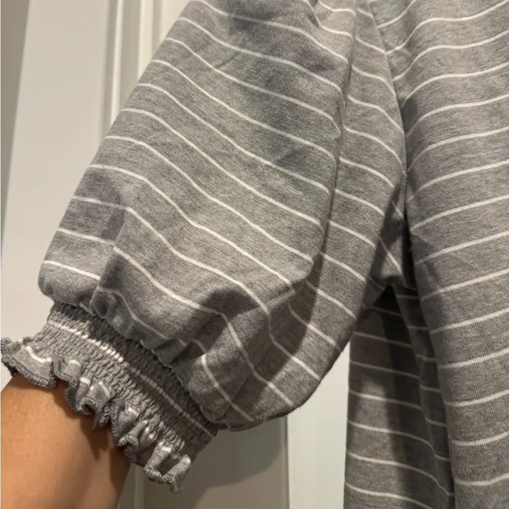 WishList Gray Striped Puff Sleeve Top Size L NWT Casual Soft Tee - Image 4