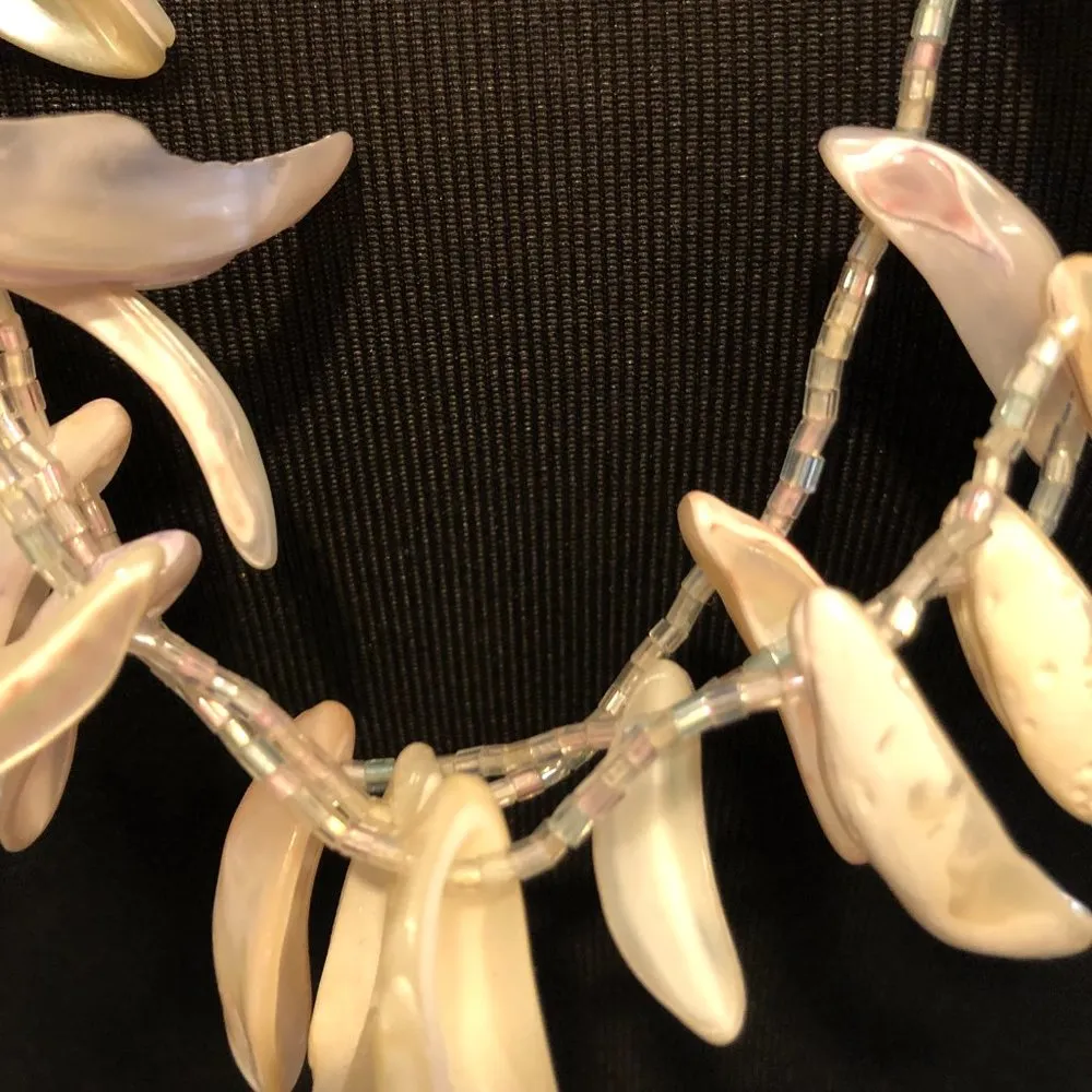 Vintage MCM Seashell Beaded 3 triple strand necklace 32" Opalescence White - Image 3