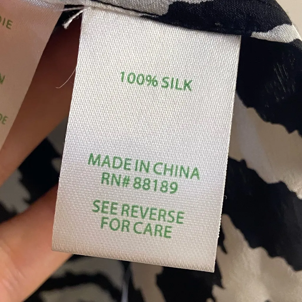 Lilly Pulitzer Elsa chevron black silk blouse pop over Small - Image 9