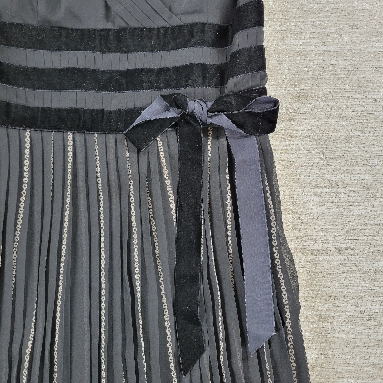 VTG Ann Taylor LOFT Faux Wrap Dress 2 Black Gray Pleated Velvet Trim Coquette - Image 9