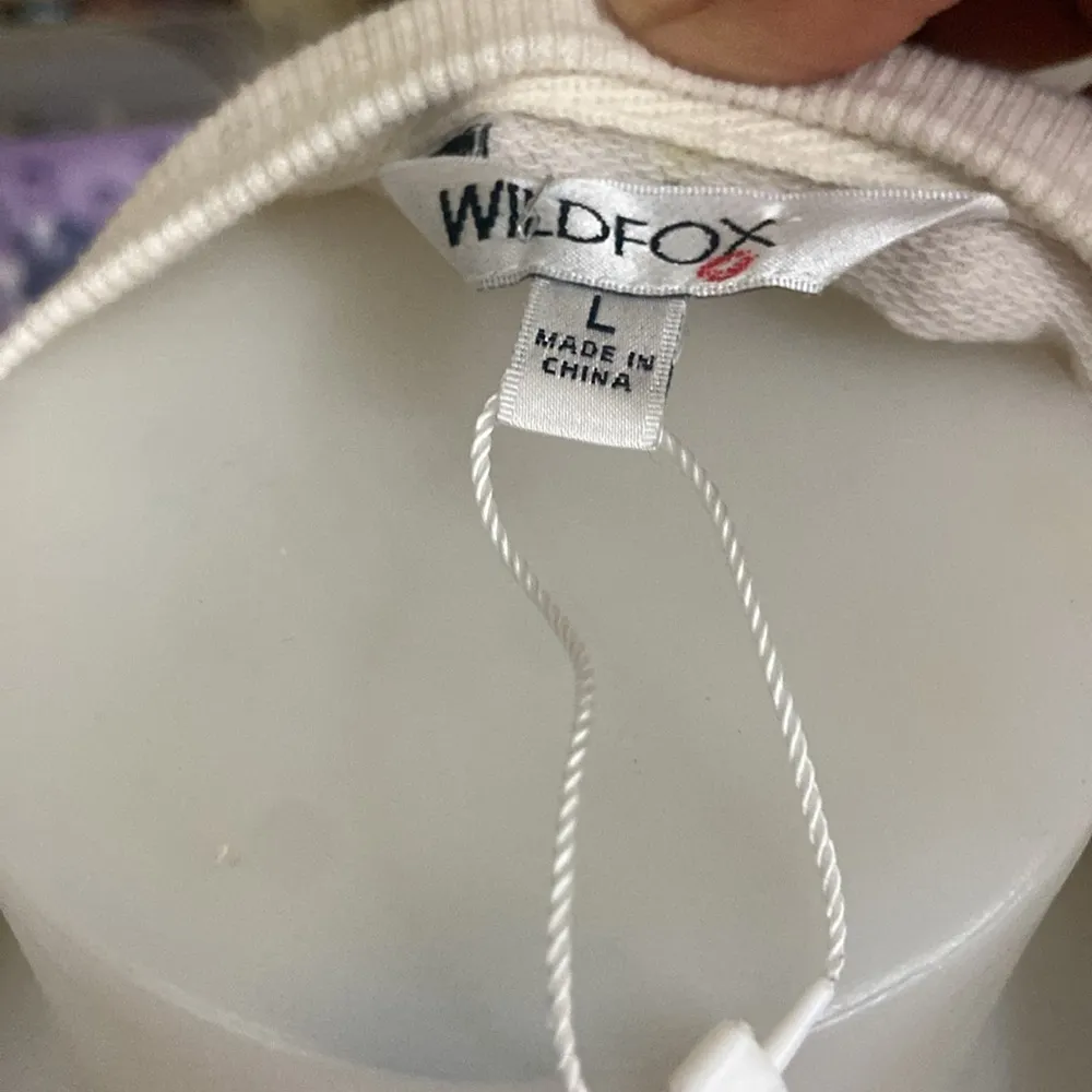 Wildfox women’s Leopard Lips Kiss oversized pullover crewneck Sweatshirt - Image 5