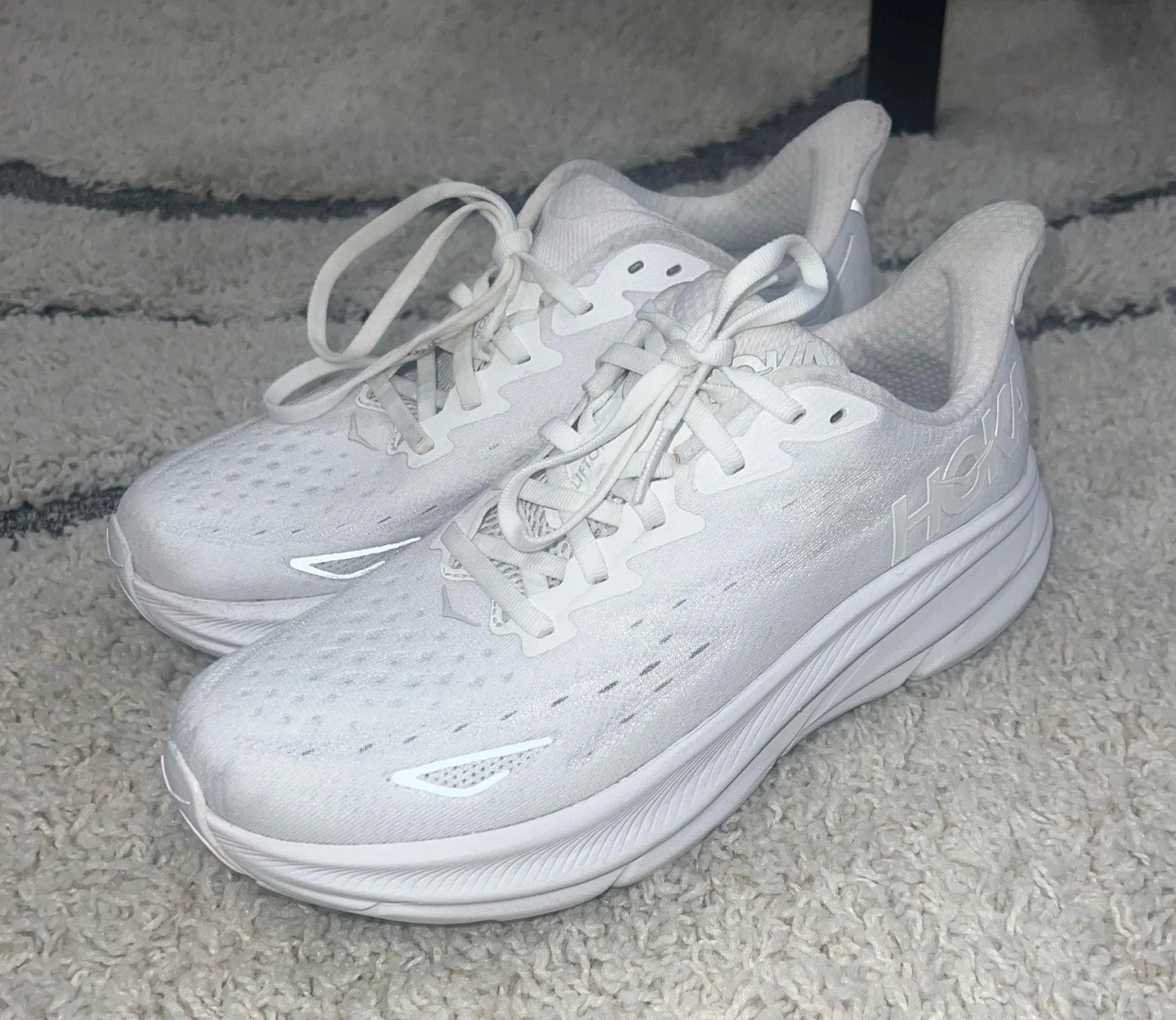 Hoka one one Clifton 9 white womens sneakers 8.5 - Image 2