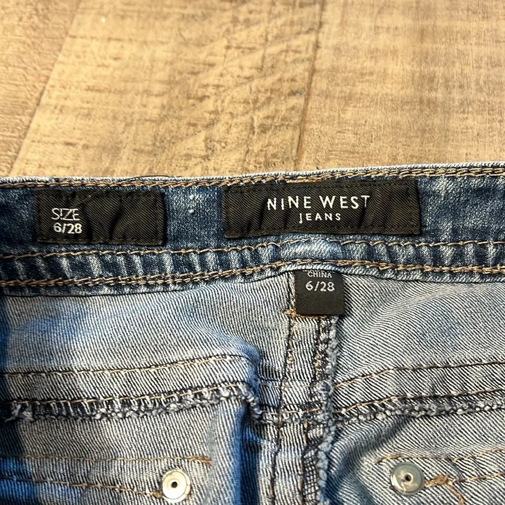 EUC women’s NineWest jeans - Image 3