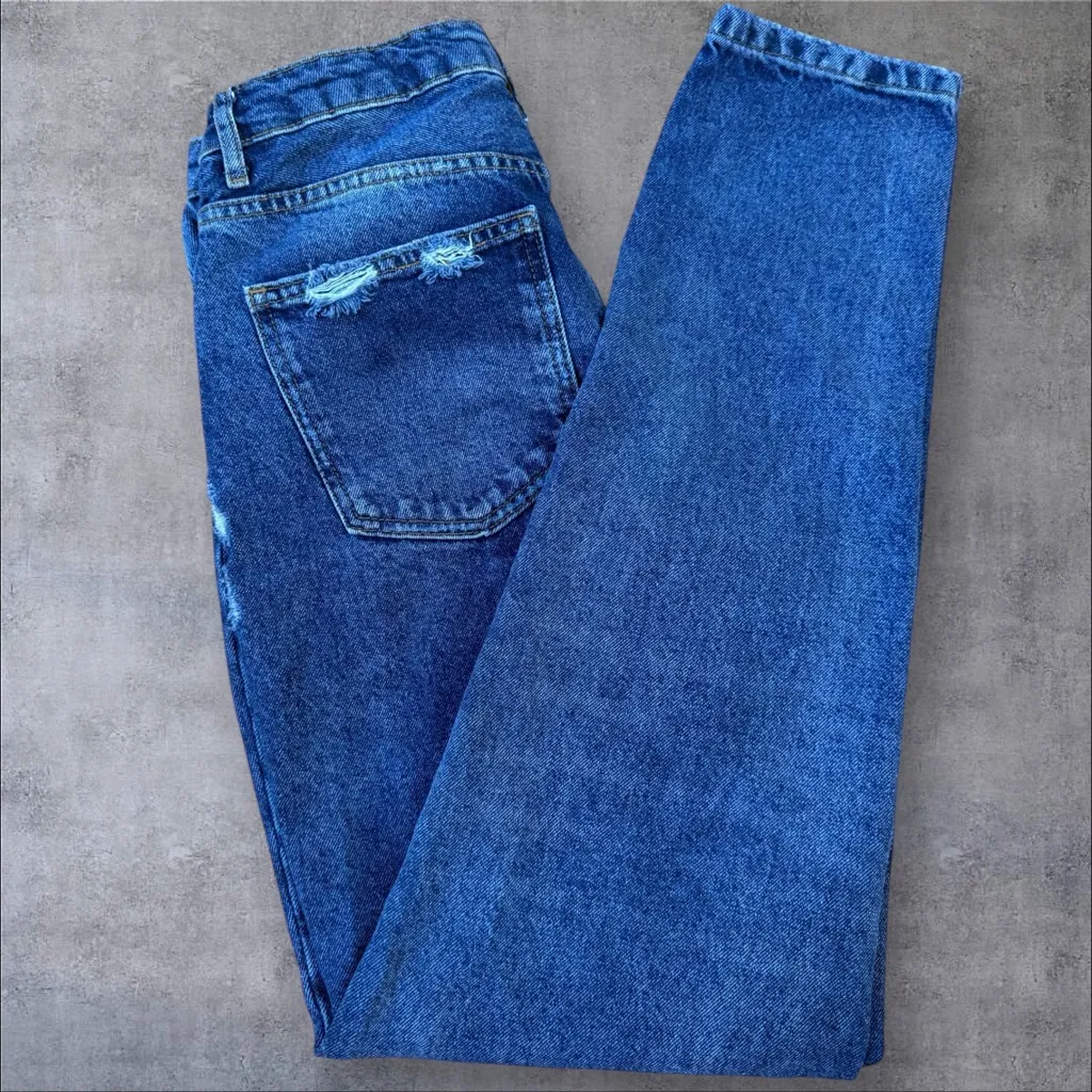 BDG Urban Outfitters Size 25 Medium Wash‎ Distressed Mom Jeans 100% Cotton - Image 3