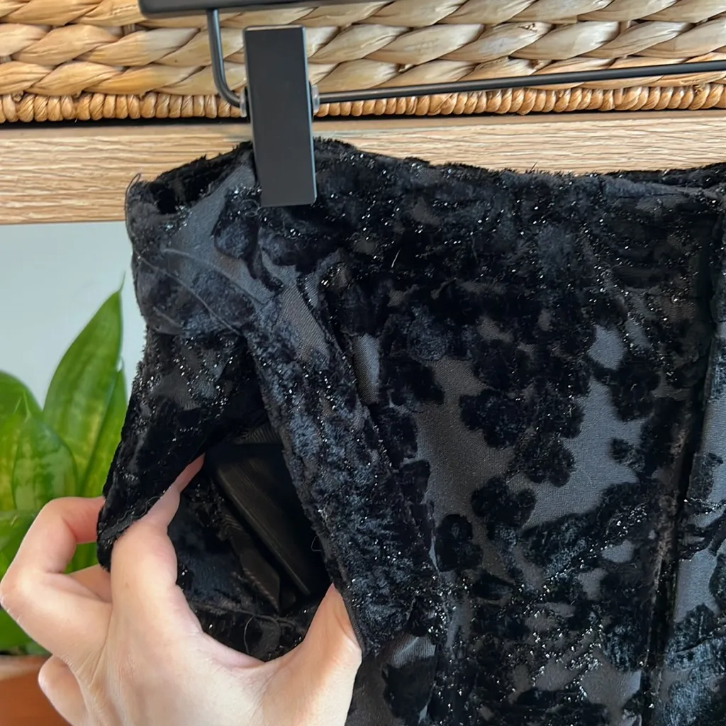 NWOT Zara Mid-Rise Velvet Velour Burnout Capri Dress Pant Trouser, M - Image 4