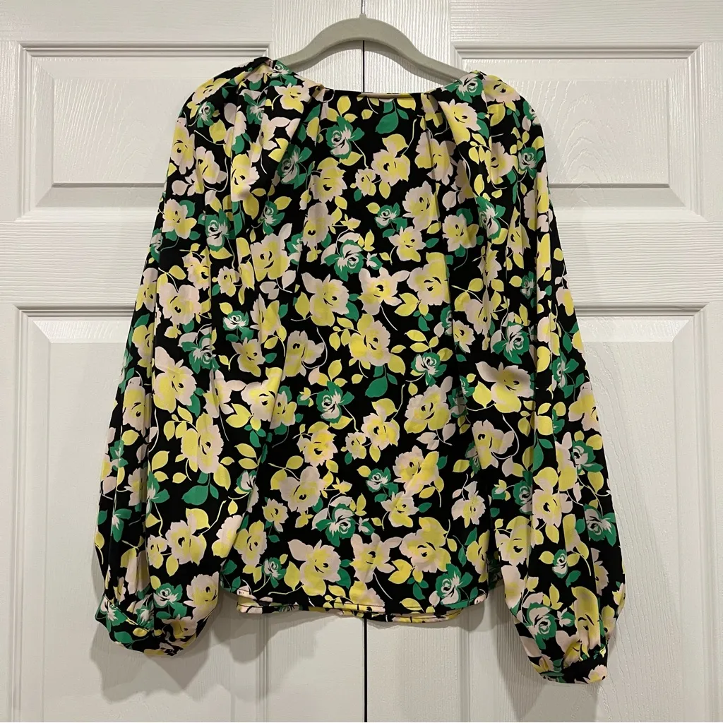 WHO WHAT WEAR Balloon Long Sleeve Keyhole Top Black Green Floral Womens Large - Image 2