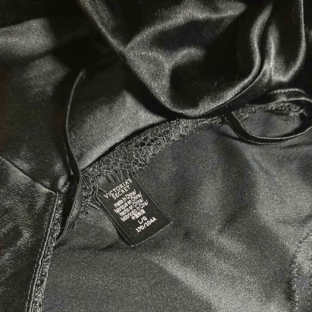 Victoria’s Secret women's Elegant Black Lace Trim Nightgown size L - Image 7