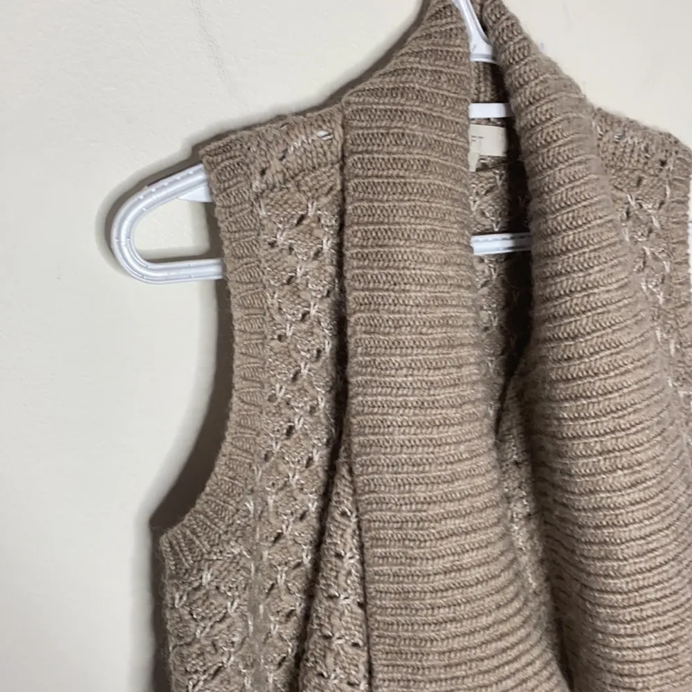 Ann Taylor Loft tan chunky knit shawl vest size S - Image 43