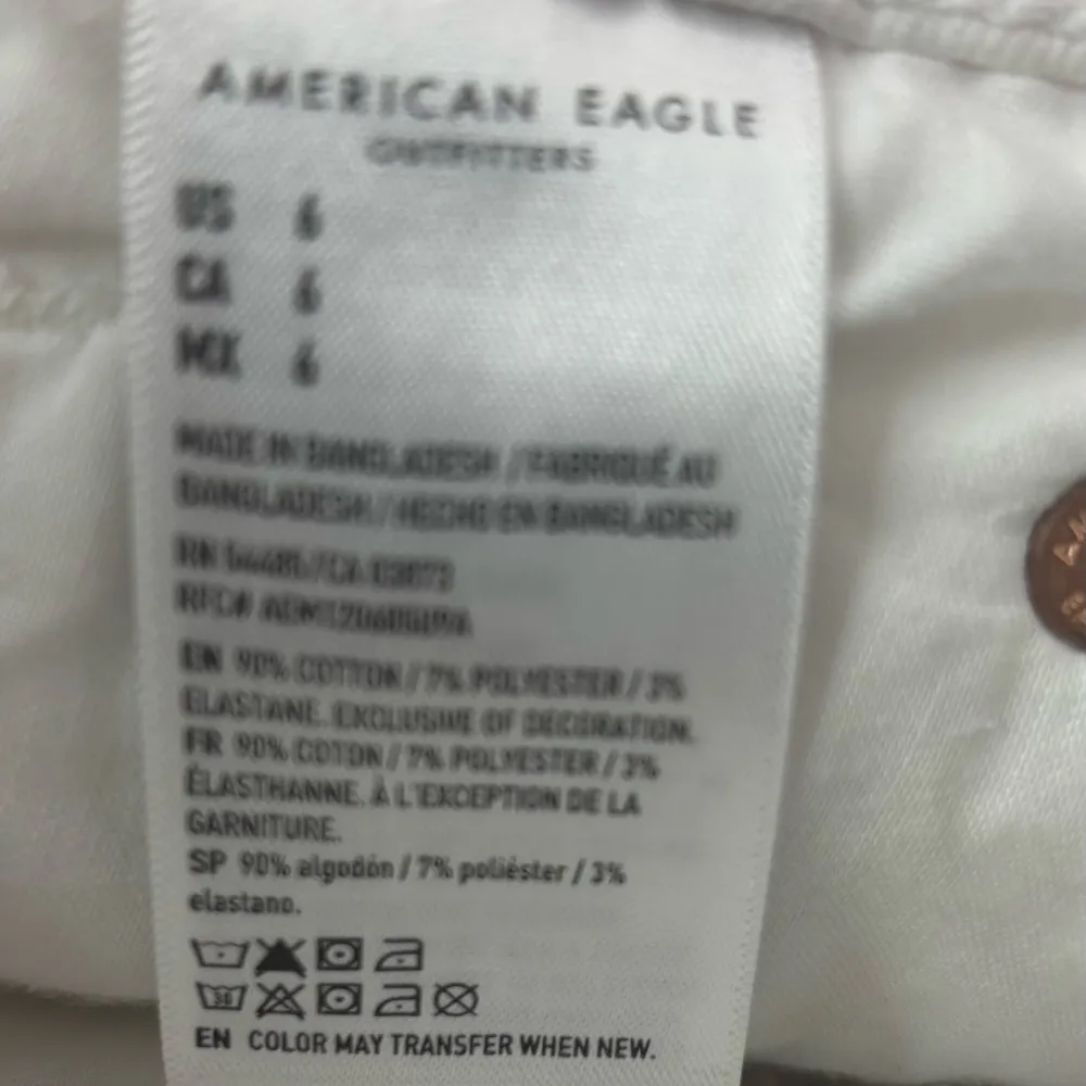 American Eagle Outfitters 6 28 Hi V-Rise Shortie Distressed Denim  Shorts White - Image 6