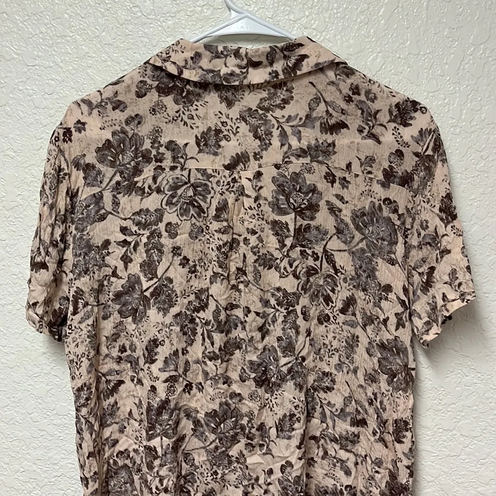 MYSTREE Floral Print Button Down Short Sleeve Blouse 
Size Large - Image 9