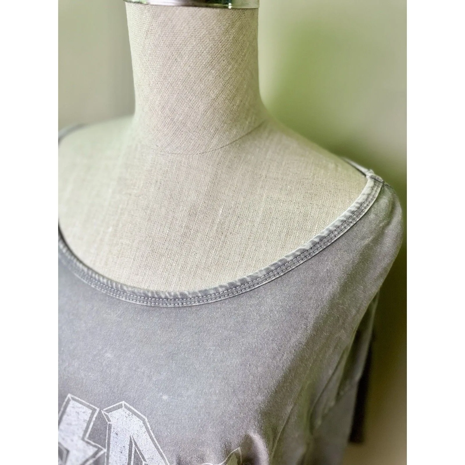 AC/DC Women's Short Sleeve Cropped T-shirt Grey Band Tee Fringe Size XL - Image 9