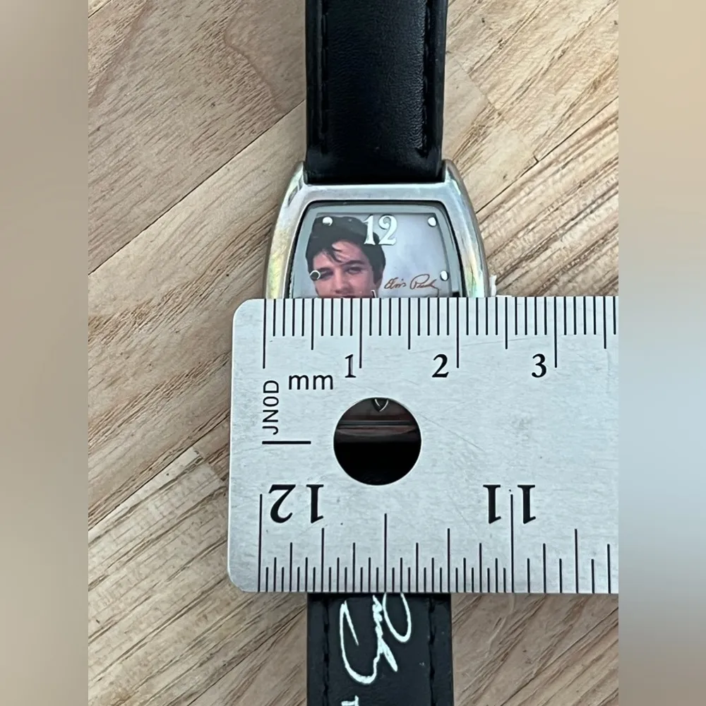 Elvis Presley Ladies Watch Silver Case Elvis Picture Dial Black Leather Strap - Image 9