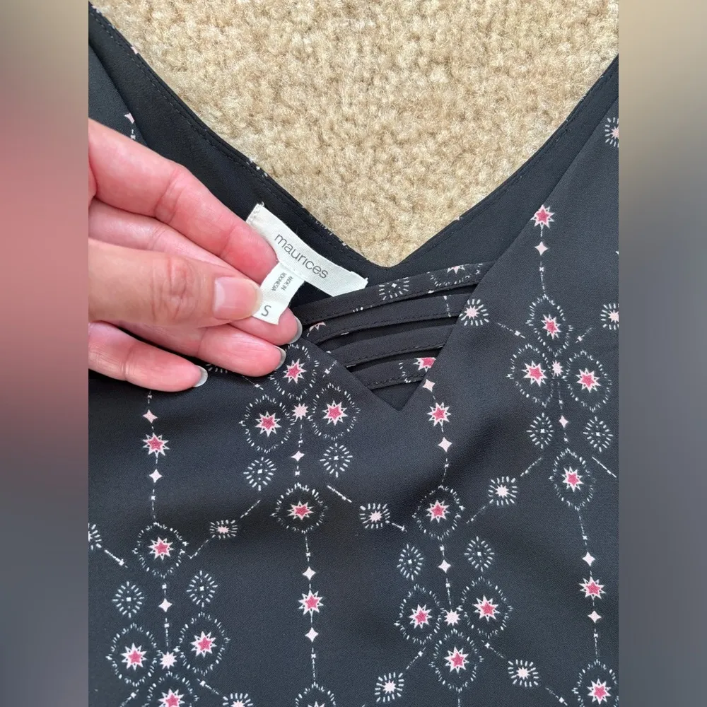 Maurices Blouse Women's Small Black Patterned Sleeveless Ladder Neckline Chiffon - Image 2