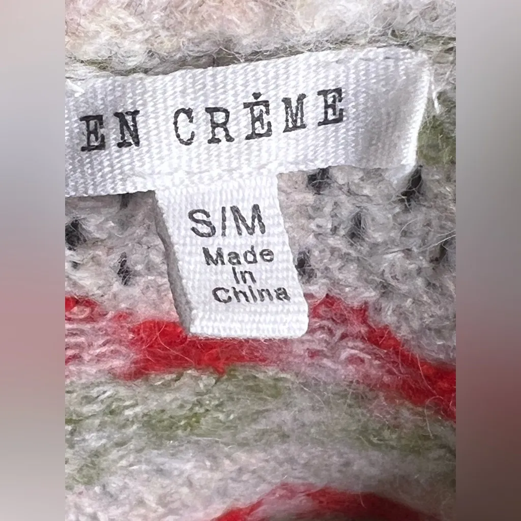 En Creme Ellie Rose Sweater in size Small/Medium. Fuzzy and soft Red - Image 9