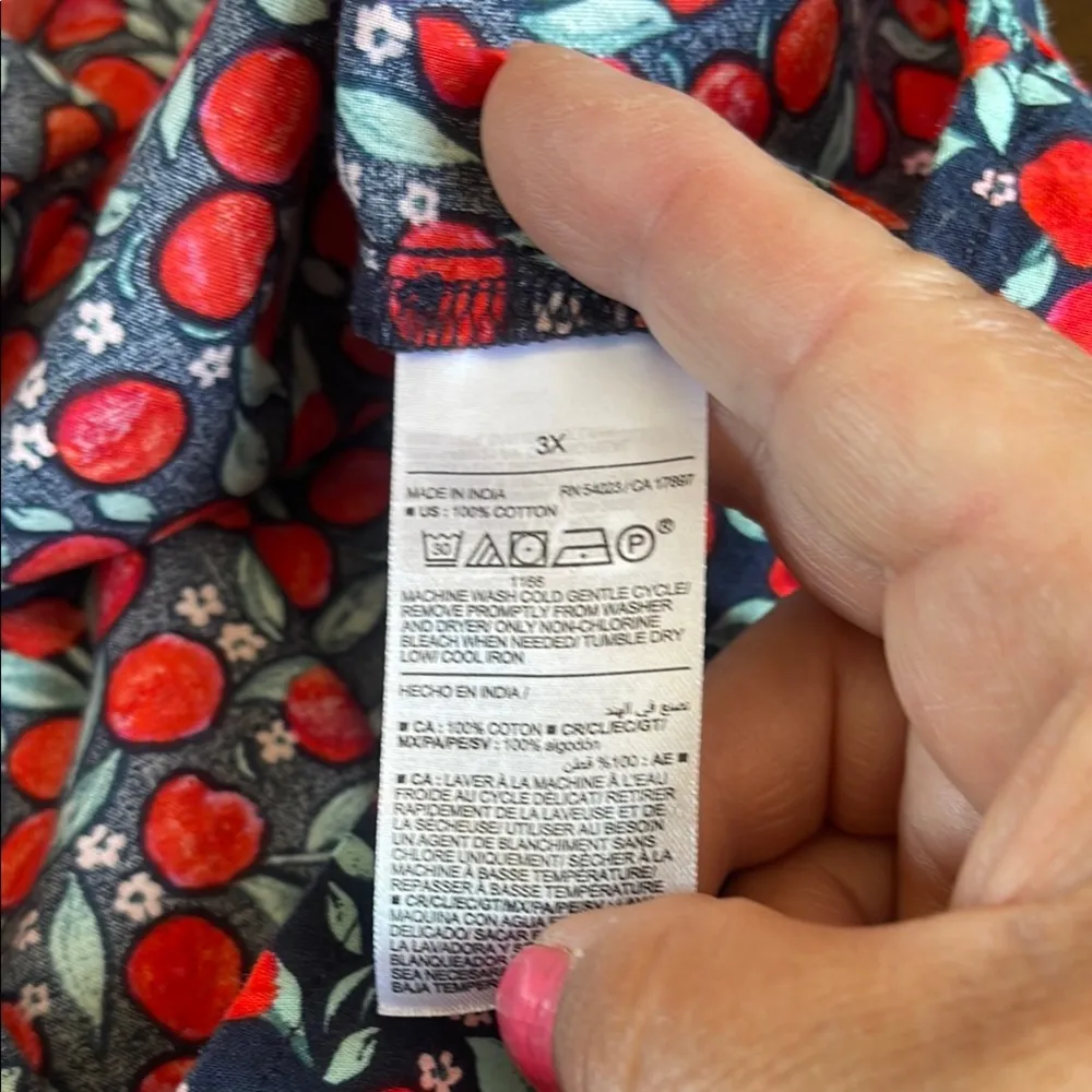 Old Navy Floral Button Down Shirt - Red and Black - Image 8