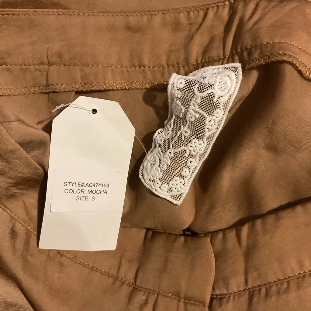 NWT Sadie & Sage mocha Cargo Pants with‎ Adjustable Ankle Fit Brown - Image 3
