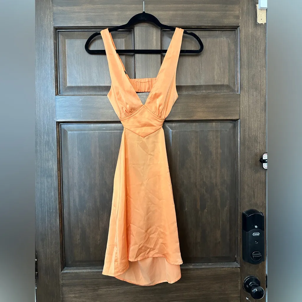 Beginning Boutique Vargas Orange Satin Side Cutout Orange Party Dress Size 4 NWT - Image 3