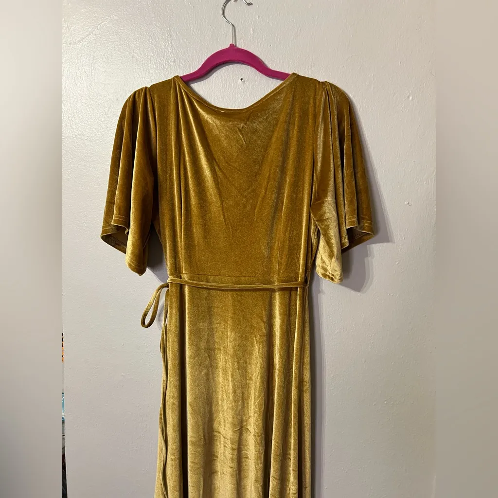 Balticborn Meghan velvet Golden Wrap Dress size large - Image 7