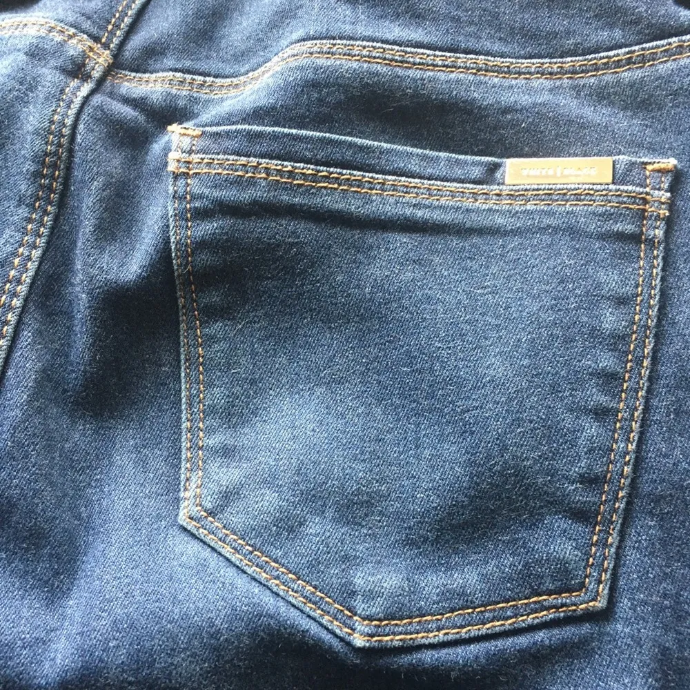 White House/Black Market Skimmer cropped Jeans, size 4 - Image 3