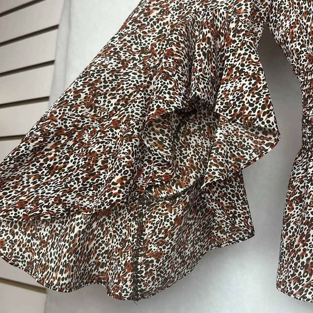 V-Neck Floral Print Flattering Accented Neck line Bell Sleeves Sz S - Image 3